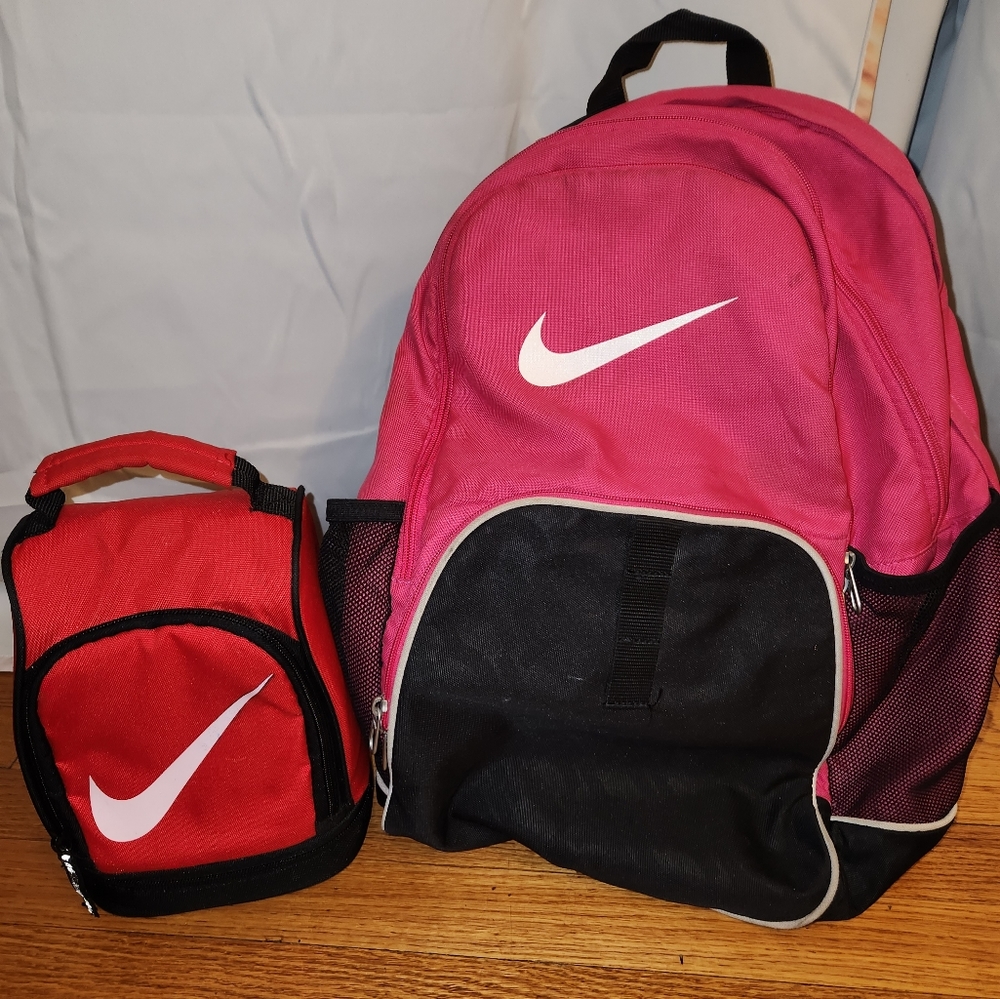Nike bagpack and lunchbag duo